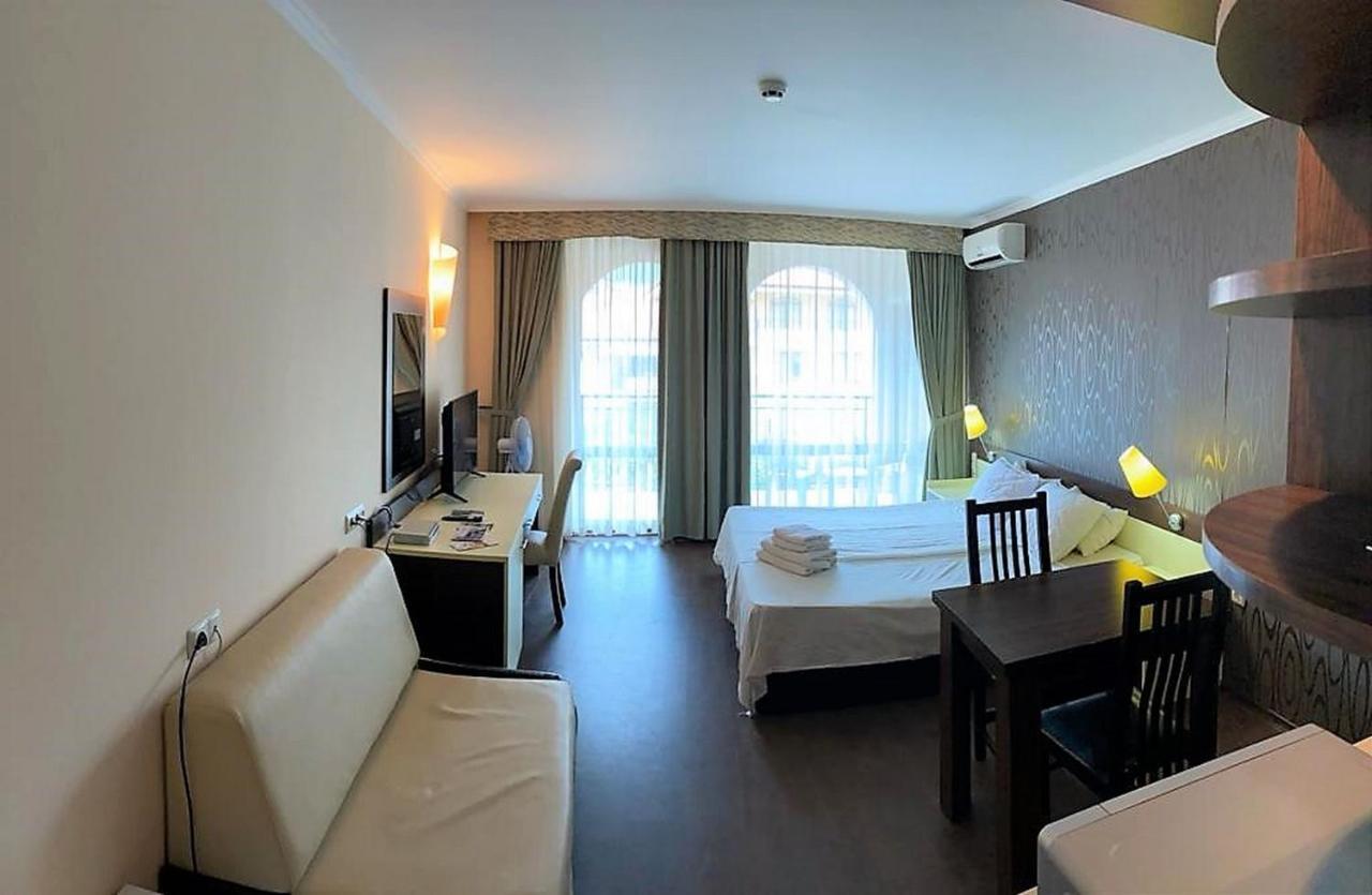 Menada Apartments In Grand Hotel Sveti Vlas Extérieur photo